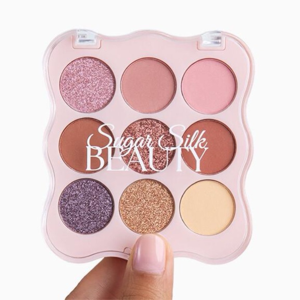 Enchanting Eyeshadow Palette - Pink, Purple, Gold, Cream
